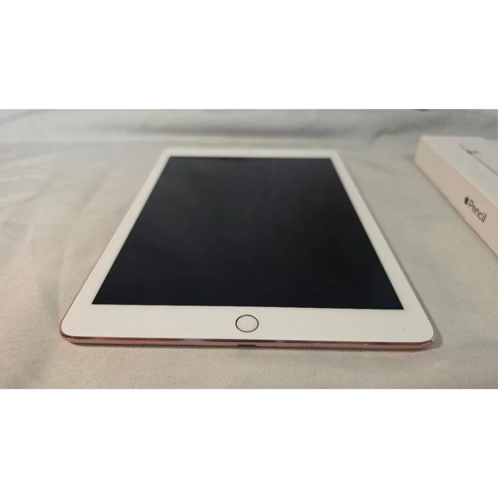 Apple iPad (5th Gen) 32GB 9.6